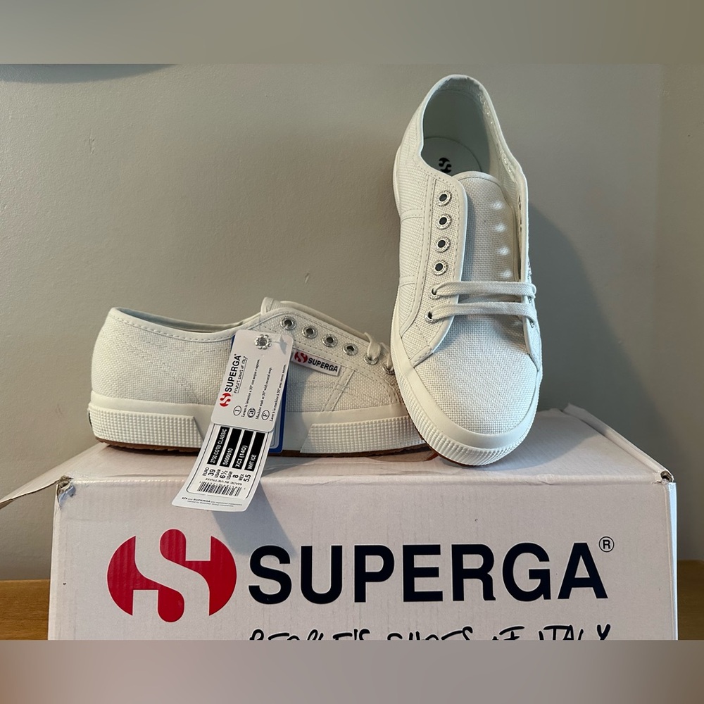Superga nwt shoes